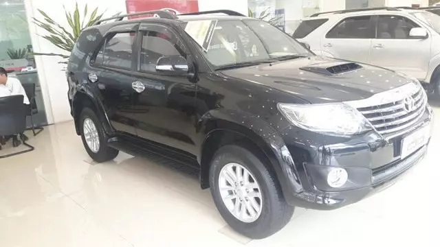 danh-gia-noi-that-toyota-fortuner-cu-mau-bac