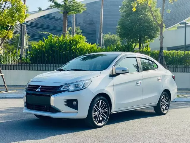 gia-xe-mitsubishi-xpander-2019-2020-muaxegiatot-com