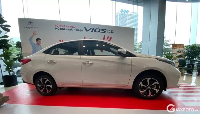 Phần thân xe Toyota Vios 2023
