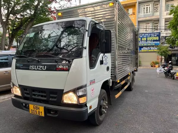 Xe tải cũ Isuzu 1 tấn 9 thùng kín