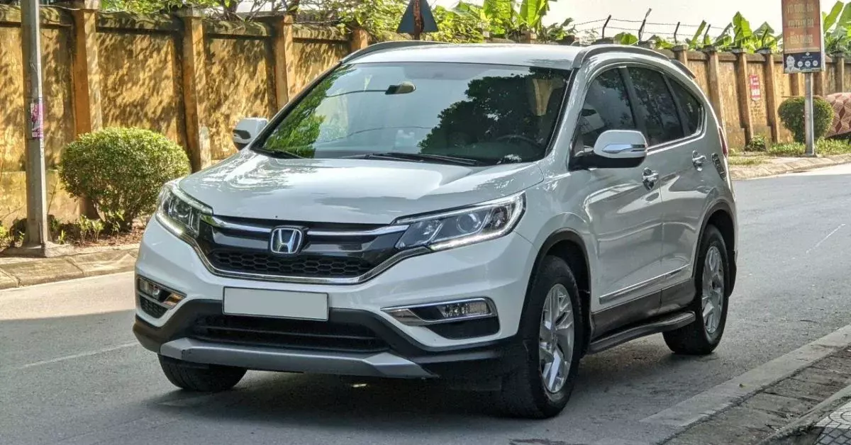 Giá bán CRV 2017 cũ dao động từ 600 triệu VNĐ.