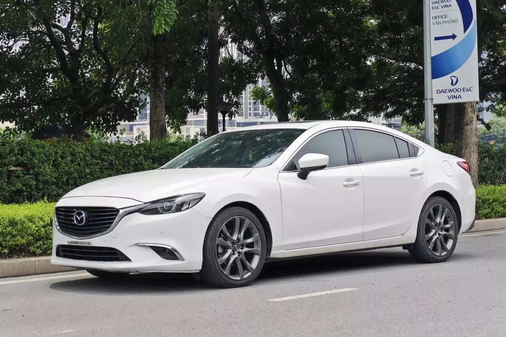 Mazda6 cũ đời 2018 giá 580 triệu đồng, có nên mua thời điểm này? - 2