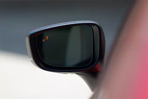 Đánh giá xe Mazda 6 2017 có gương chiếu hậu chỉnh/gập điện.