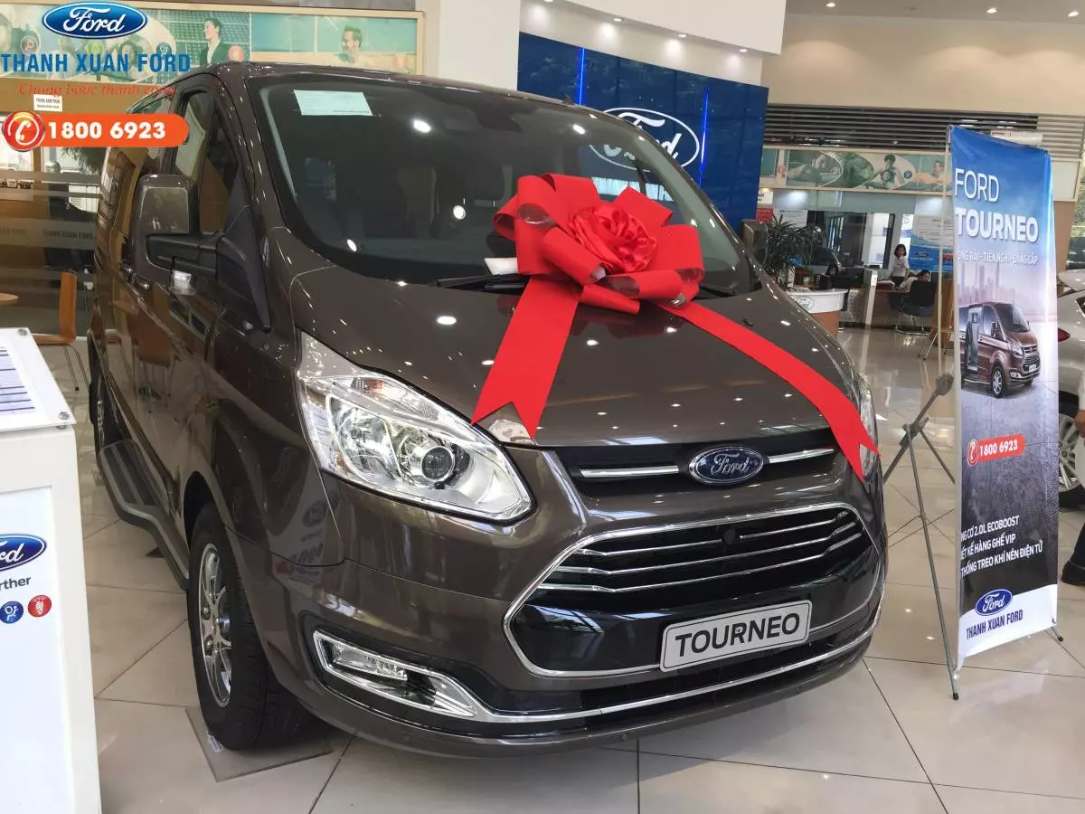 Giá xe Ford Tourneo tháng 11