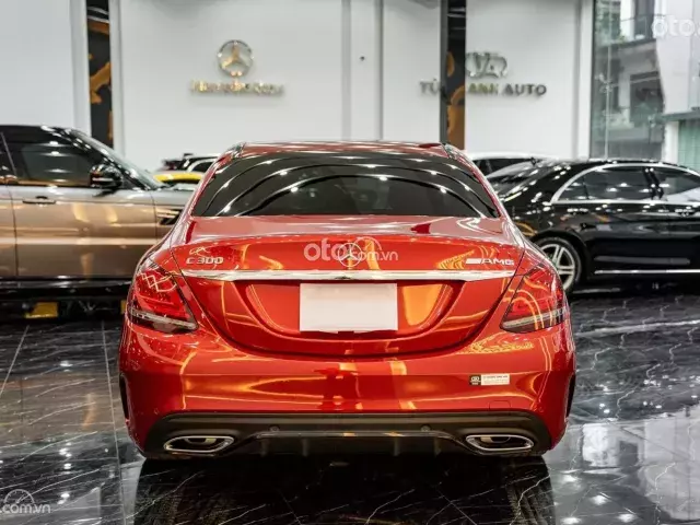 Tổng quan xe Mercedes-Benz C300 2019