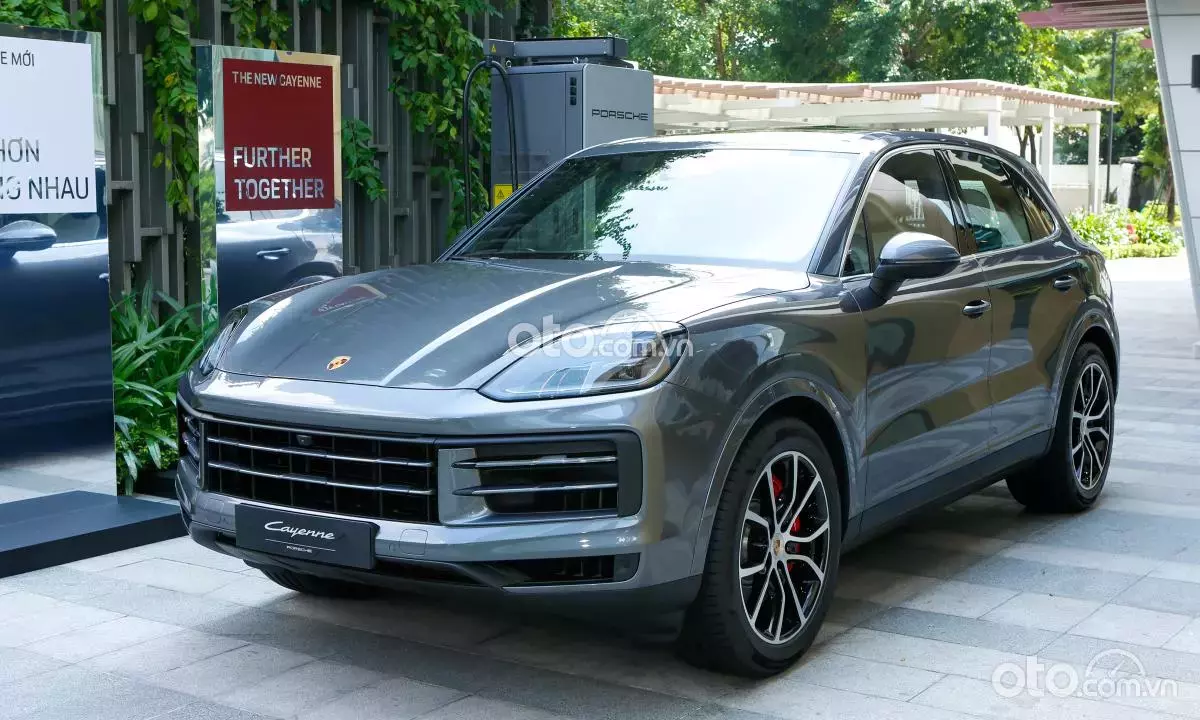 Thông tin tổng quan về Porsche Cayenne 2023.