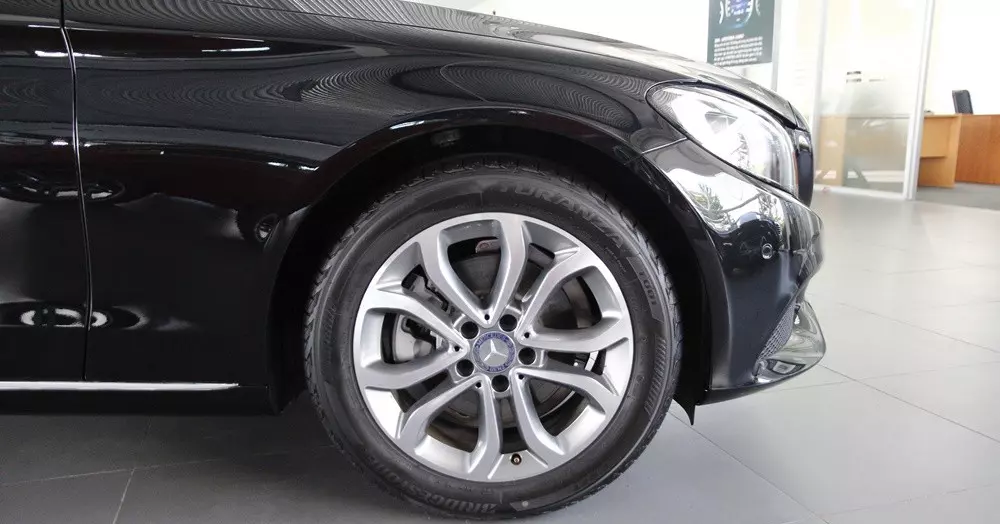 Đánh giá xe Mercedes-Benz C200 2015 phần thân