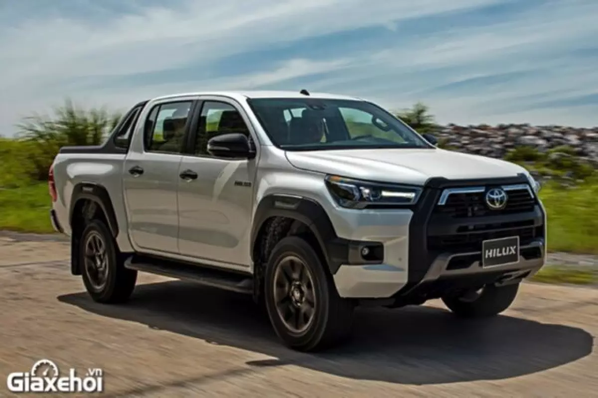 Toyota Hilux 2024: Giá lăn bánh khuyến mãi, Đánh giá xe, Thông số kỹ thuật