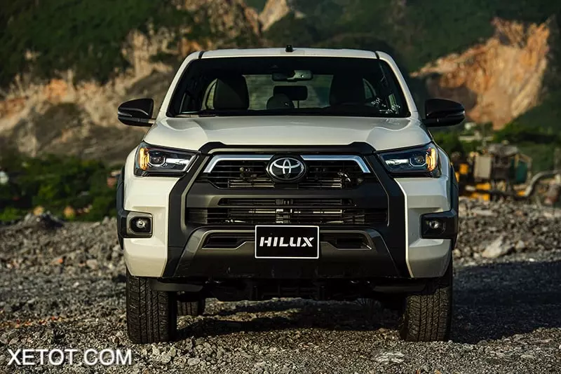 Phiên bản Hilux mang đến tính năng an toàn hiện đại