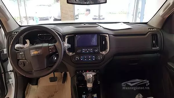 Nội thất xe bán tải Chevrolet Colorado 2018