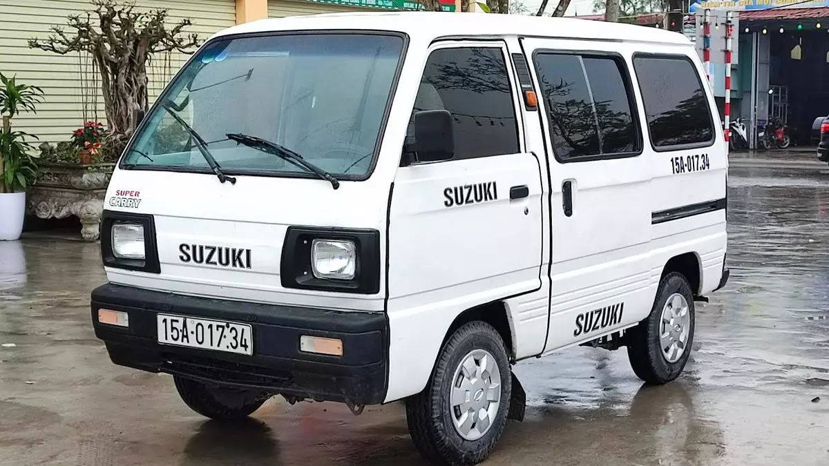 Suzuki 9 chỗ cũ thường có thiết kế nhỏ gọn và linh hoạt