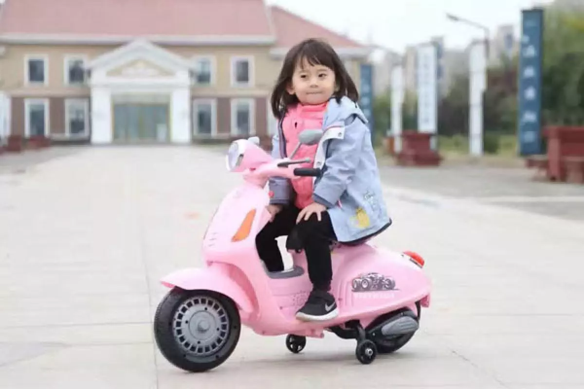 Xe máy điện trẻ em phù hợp với các bạn nhỏ từ 1-6 tuổi