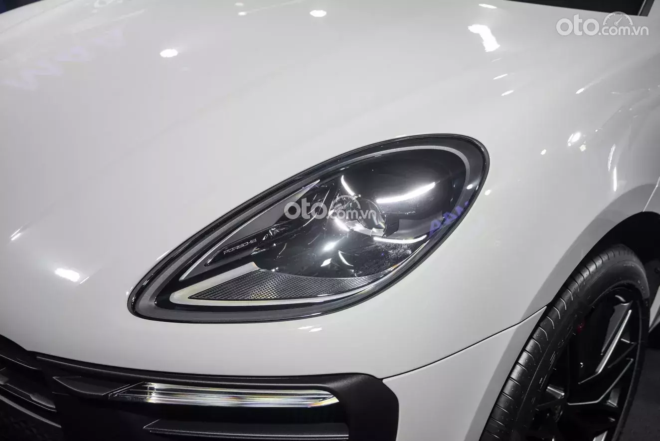 Đèn pha xe Porsche Macan 2022