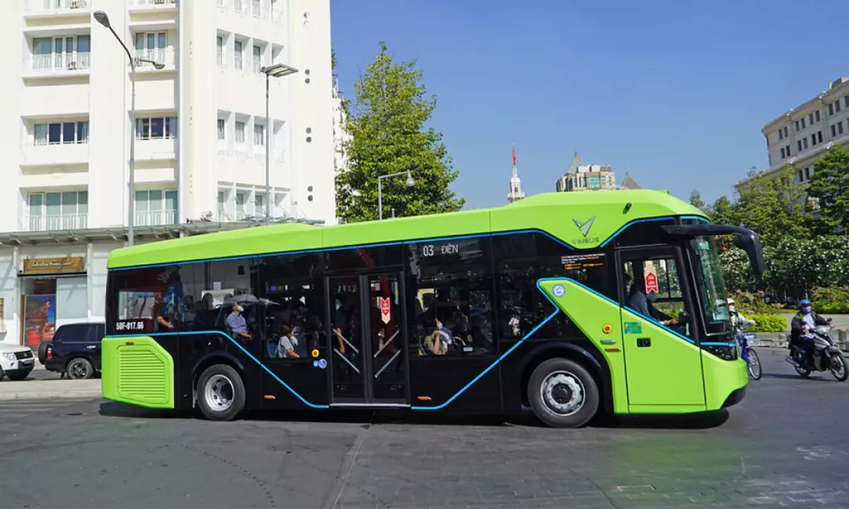 Tuyến xe buýt điện có trợ giá mã số D4 do Công ty TNHH Dịch vụ Vận tải sinh thái Vinbus (t tập đoàn Vingroup) triển khai