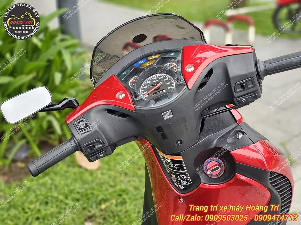 Kính hậu H2C nhỏ gọn sang trọng kết hợp trong set đồ nâng cấp Sh Ý 2010