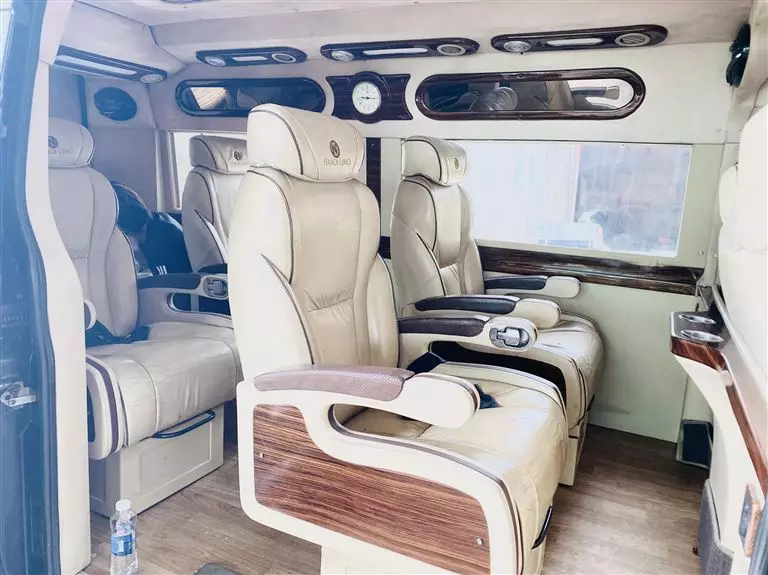 Ghế ngồi của xe Hùng Cường Limousine