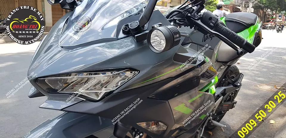 Kawasaki Ninja 400 độ cặp đèn trợ sáng Kenzo