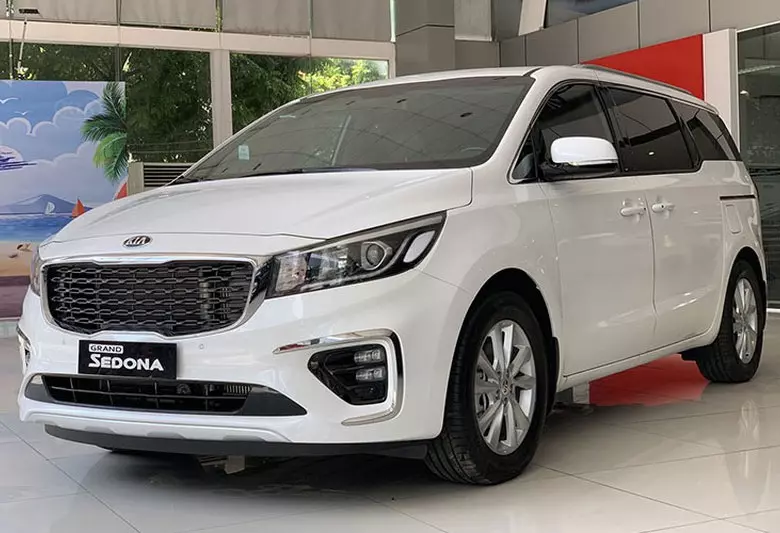 Mẫu xe 7 chỗ cỡ lớn Kia Sedona, giá xe cũ từ 968 triệu đồng