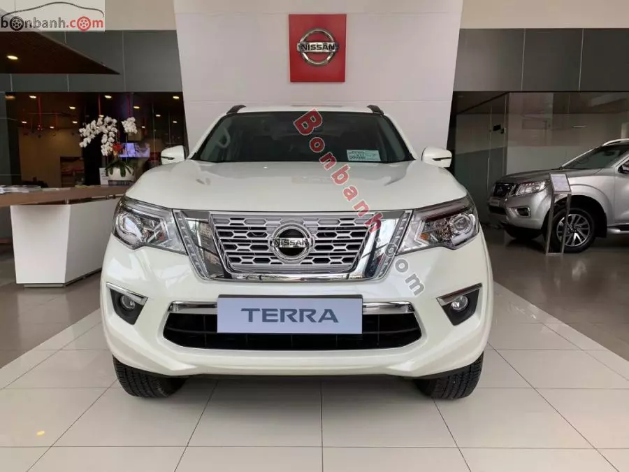 Đầu xe Nissan Terra 2022