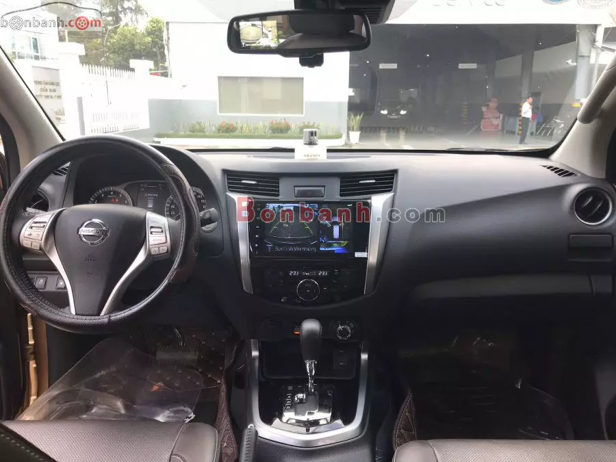 Nội thất Nissan Terra 2022