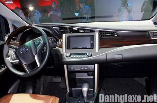 Toyota Innova 2017 giá bao nhiêu? Nên mua xe Innova 2017 V, G hay E?