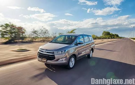 Toyota Innova 2017 giá bao nhiêu? Nên mua xe Innova 2017 V, G hay E?