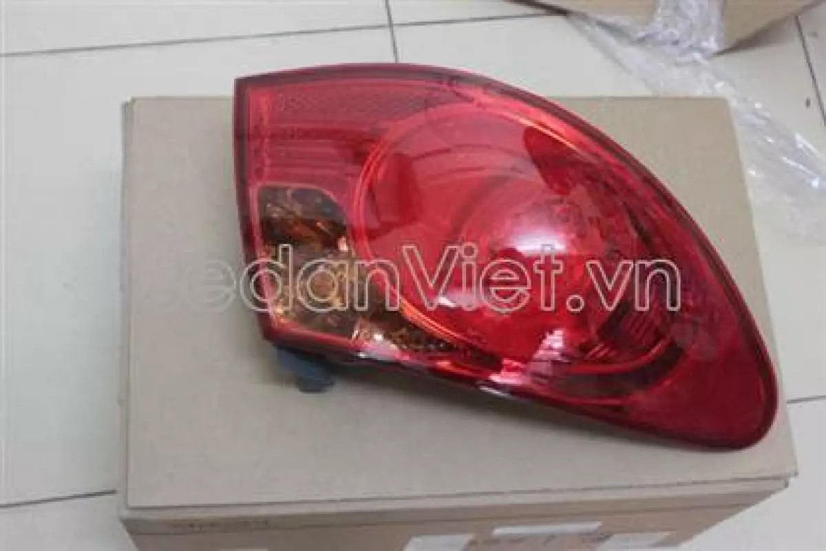 Đèn hậu miếng ngoài - L Hyundai Avante 924012Q000 chính hãng