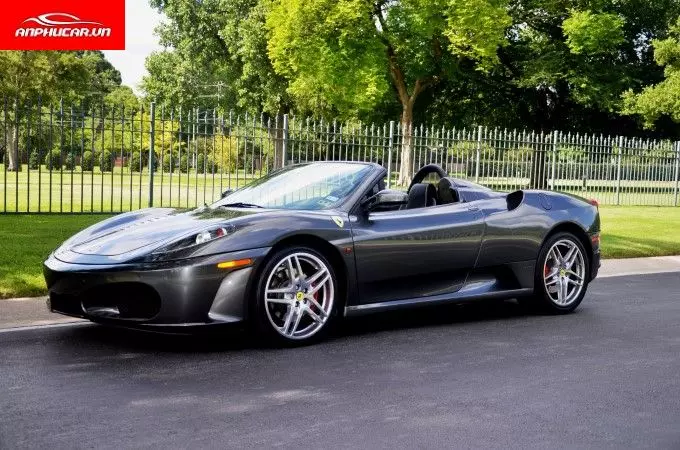 Ferrari F430 Spider Duoi Xe