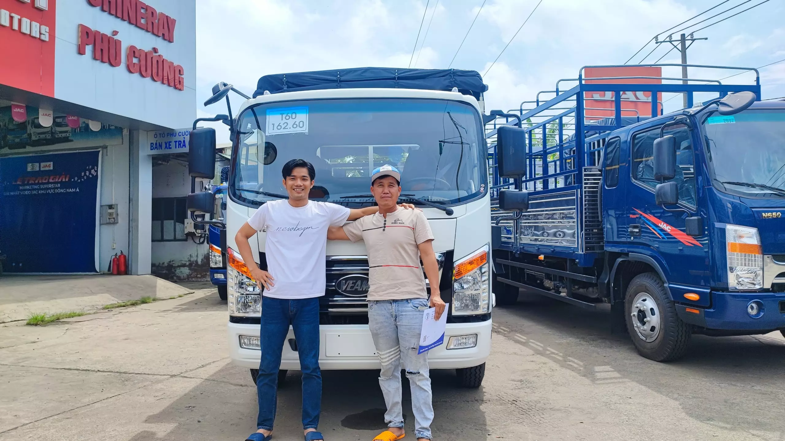 Gia đình anh Ngọc ở Hà Tây “An tâm làm ăn với xe tải Veam ở Phú Cường”