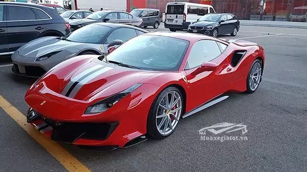 Giá xe Ferrari F12 Berlinetta