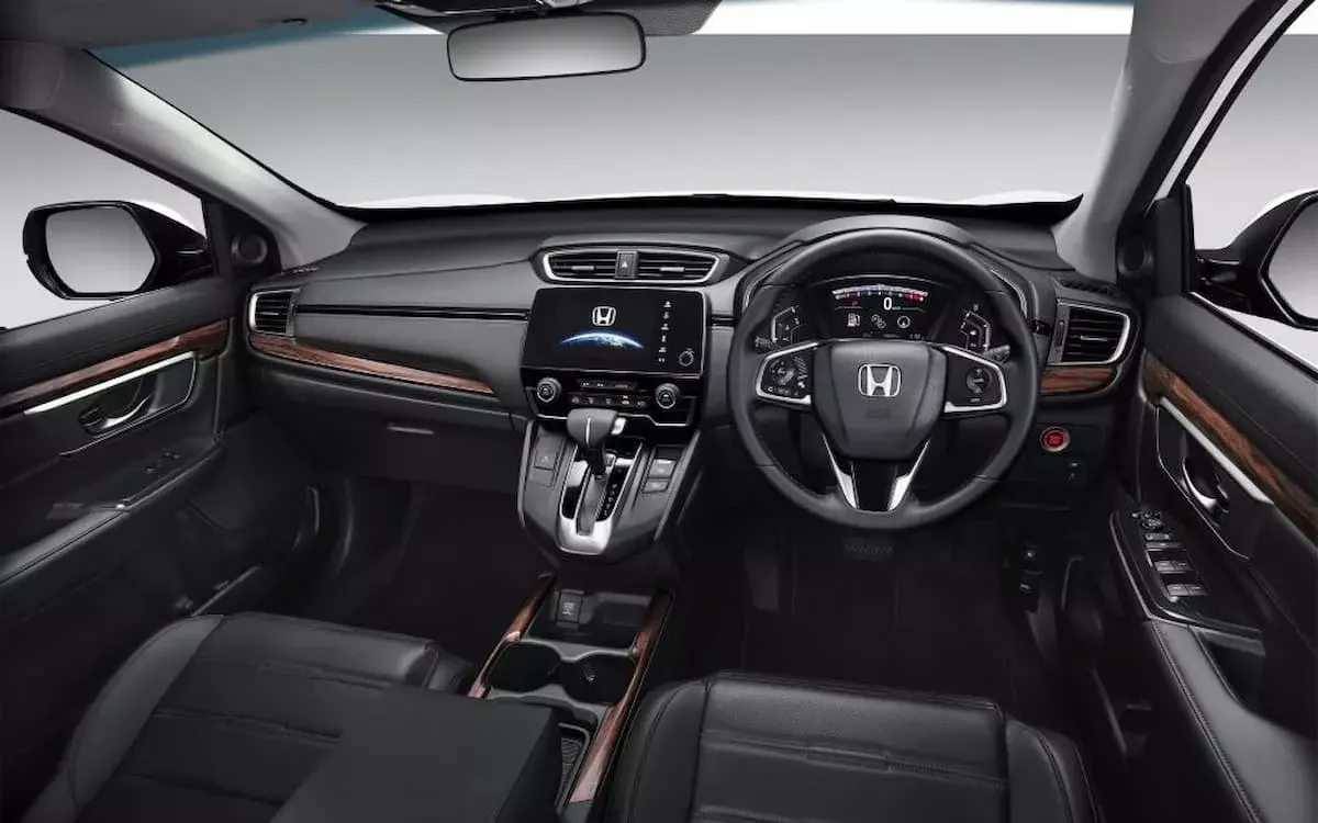 Thay đổi của Honda CR-V 2017 từ ngoại thất cho tới nội thất bên trong.