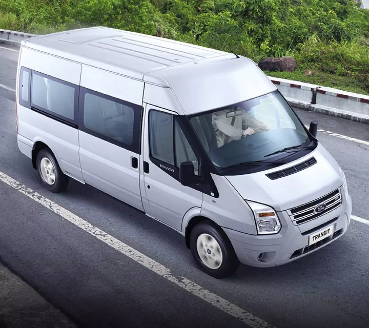 Thông số kỹ thuật xe Ford Transit kèm giá lăn bánh mới nhất.