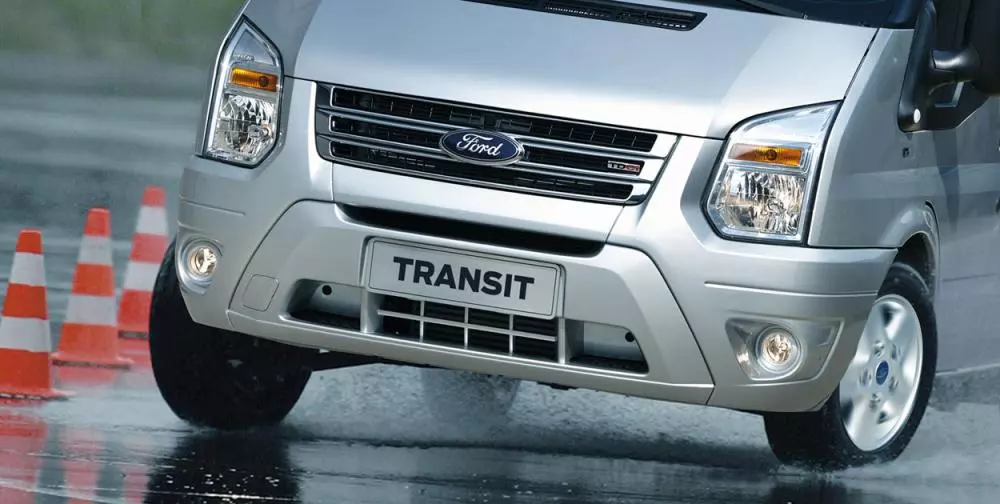 Thông số kỹ thuật xe Ford Transit kèm giá lăn bánh mới nhất 13