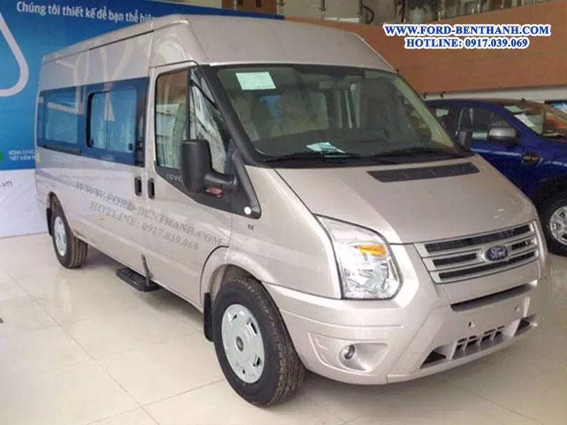 mua-xe-ford-transit-tra-gop-tai-ben-thanh-ford-truong-chinh-02