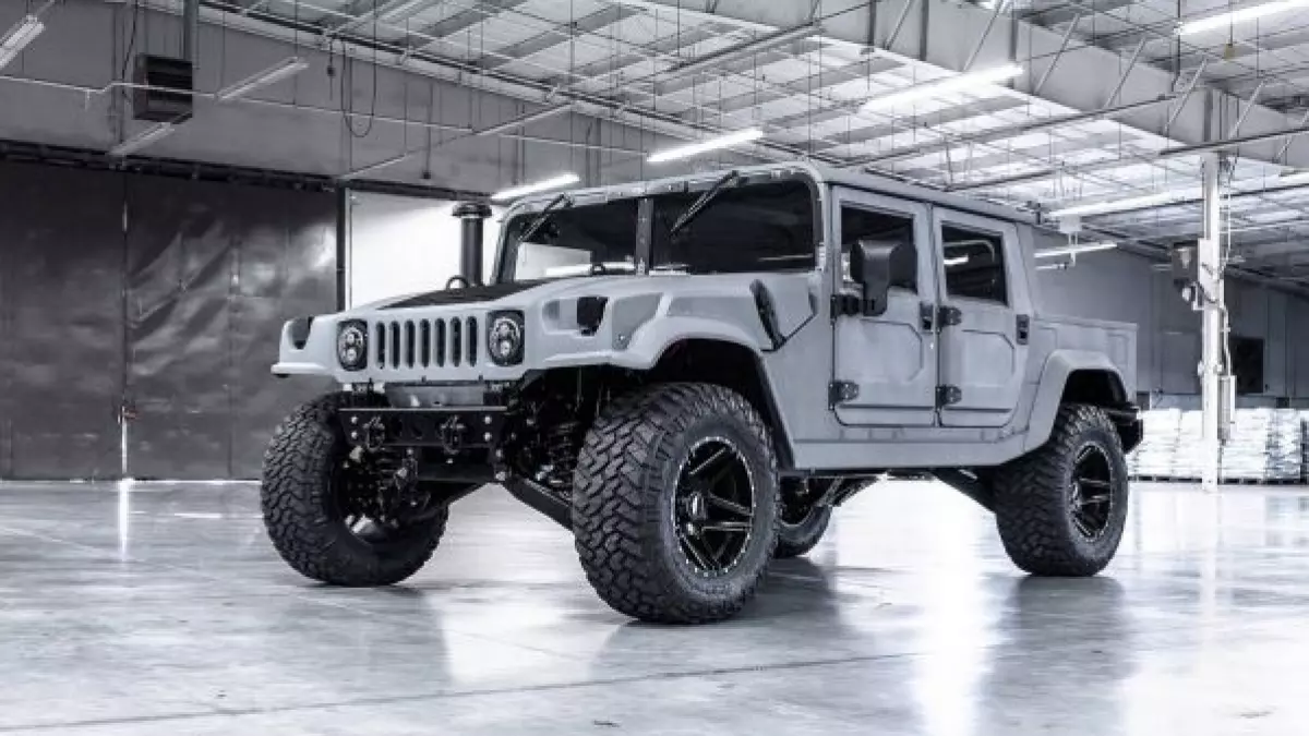 Hummer H1 Launch Edition