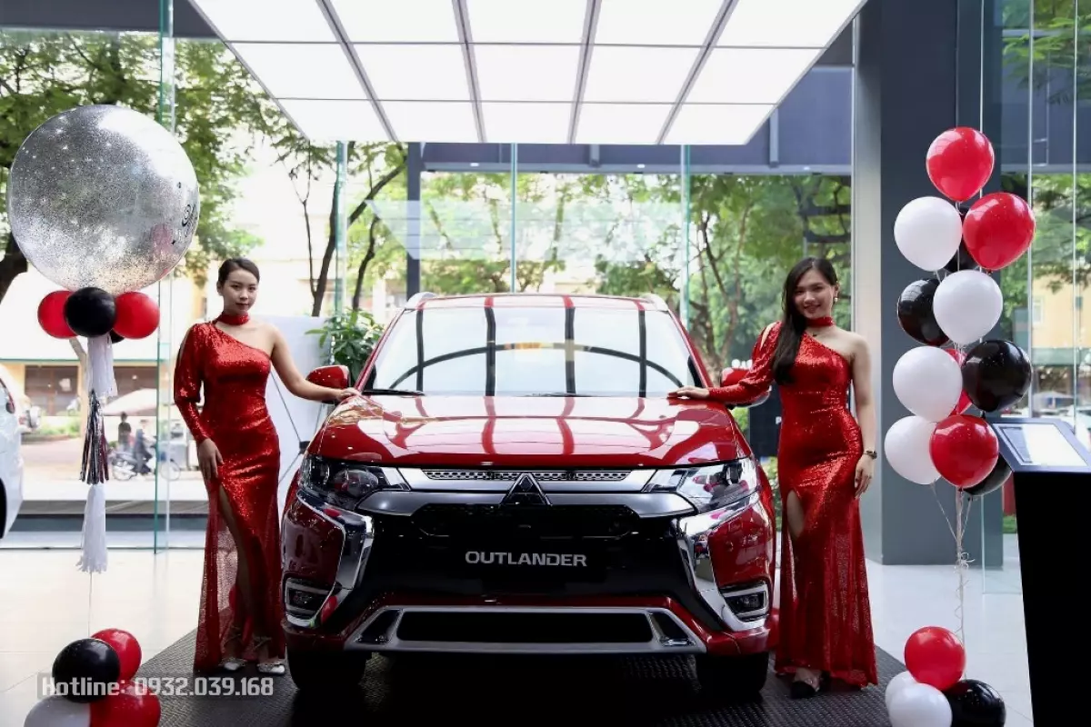 gia xe mitsubishi outlander moi nhat