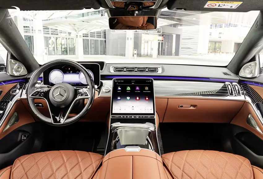 Mercedes S450 2024 thế hệ mới sở hữu một “giao diện” nội thất cực kỳ tương lai với sự tinh giản tối đa