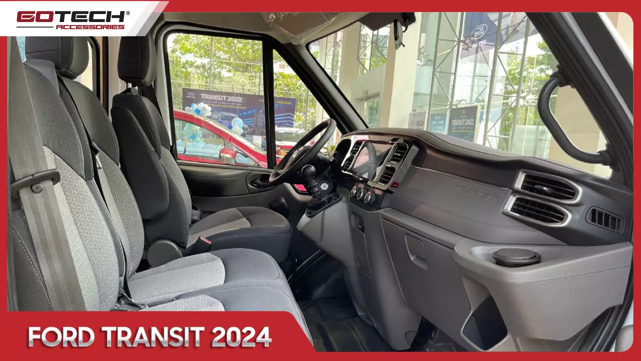 Xe Ford Transit 2024 ghế lái