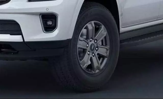 Mâm xe 18 inch đến từ phiên bản Ford Everest Ambiente 2023