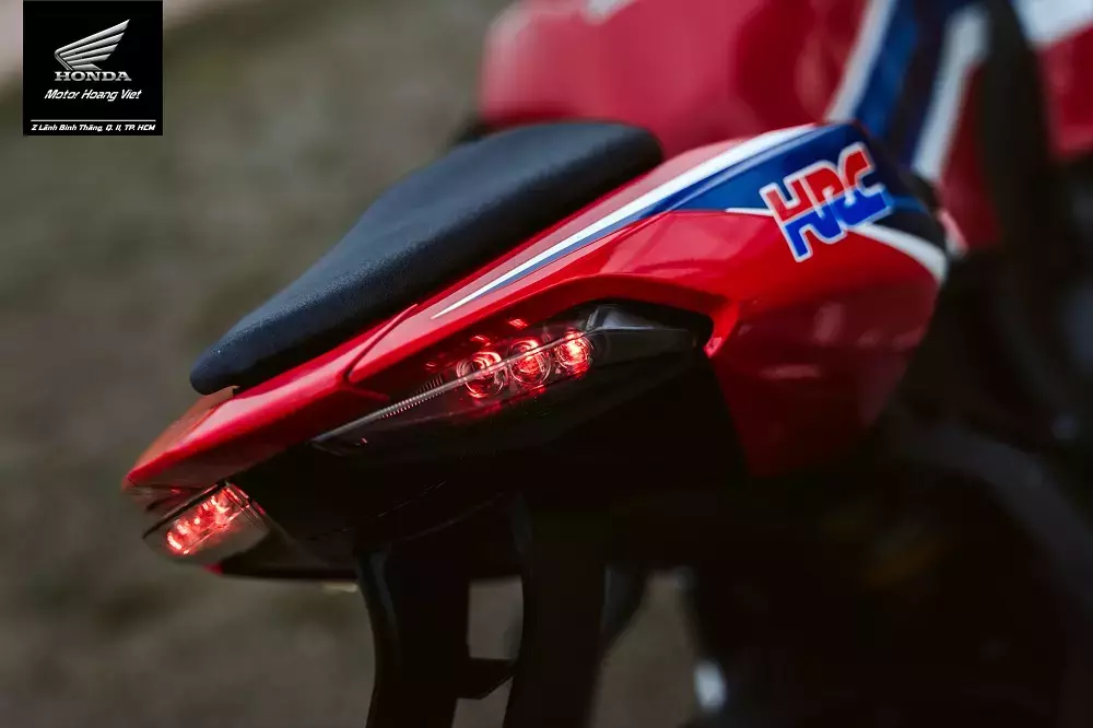 Pô xe Akrapovic