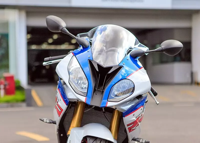 Giá bán gần 600 triệu đồng, BMW S1000RR có gì? - Ảnh 3.