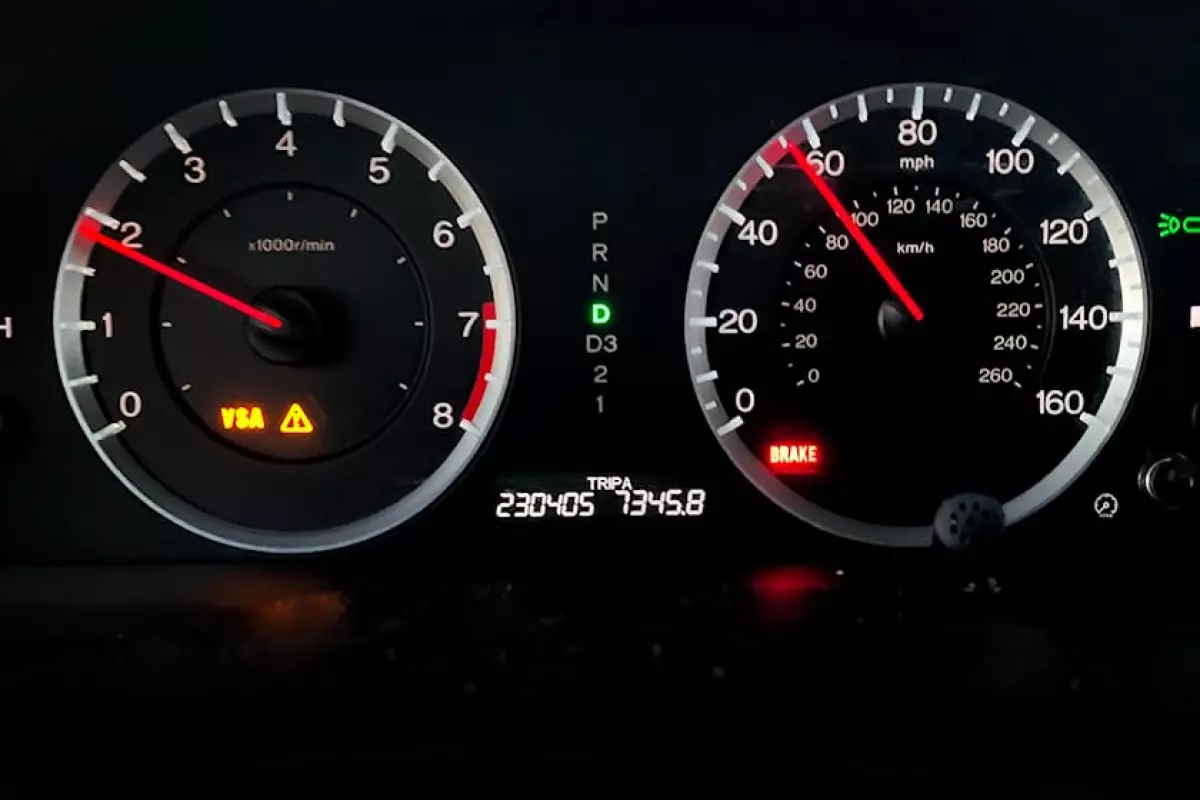 Đèn VSA trên Honda Accord