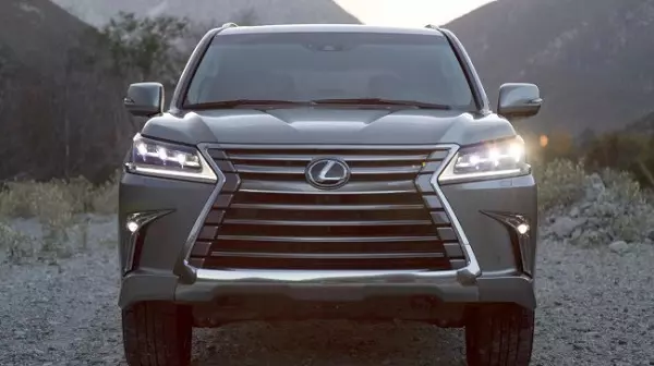 Bảng giá xe Lexus 570, giá lăn bánh mới nhất cuối tháng 8/2022 - 2