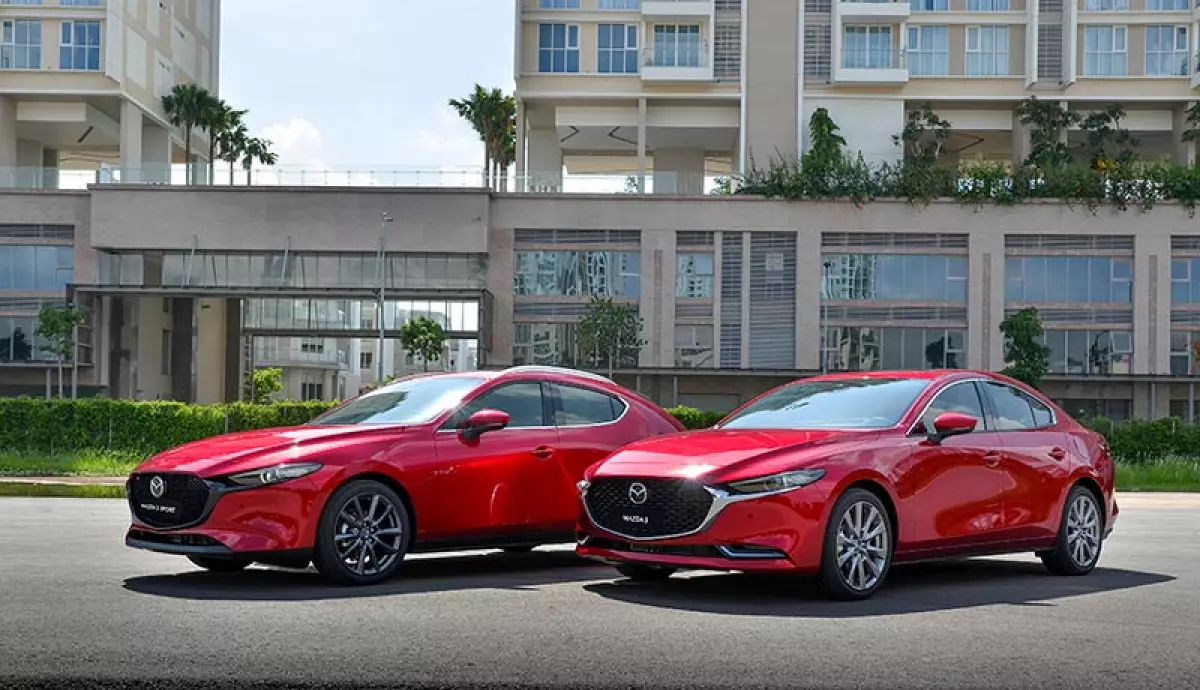 Mazda3 có hai kiểu dáng là sedan và hatchback (Sport)