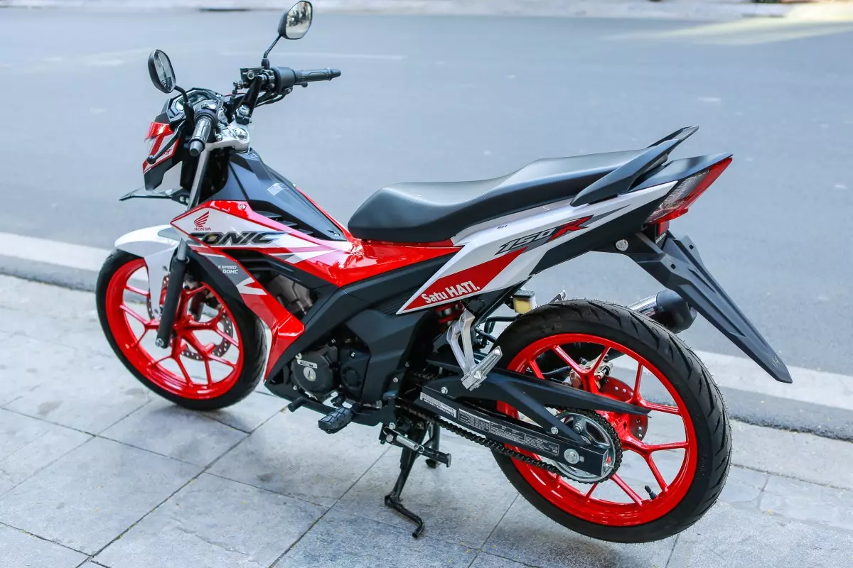 Xe côn tay Sonic 150R của Honda được nhập khẩu tại Indonesia