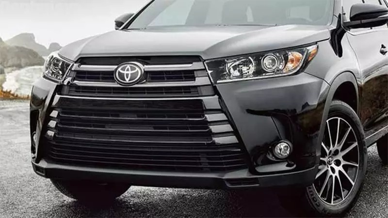 Đánh giá ngoại thất đầu xe Toyota Highlander 2018