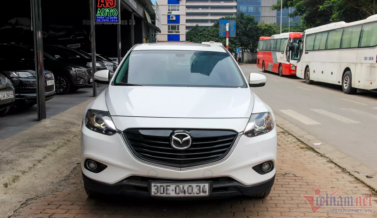 Mazda CX-9 đời 2013 hiện đang có giá bán từ 700 đến 725 triệu đồng tại Hà Nội