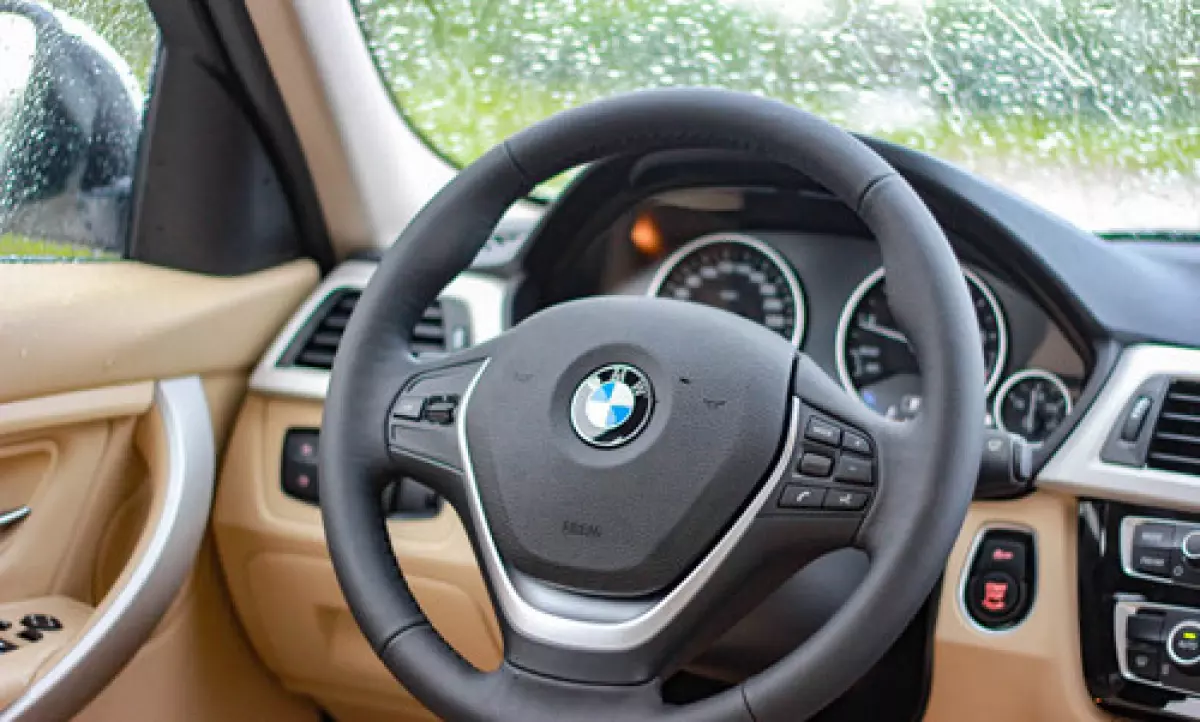 Công nghệ đặc biệt trên BMW 320i phiên bản đặc biệt 2016