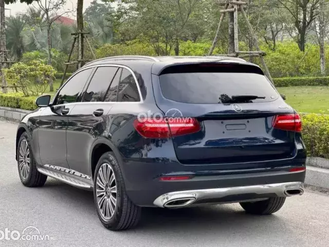 Đầu xe Mercedes-Benz GLC 250 2020