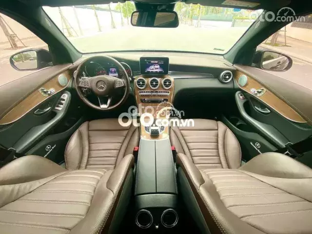 Có nên mua xe Mercedes-Benz GLC 250 2020 cũ không?